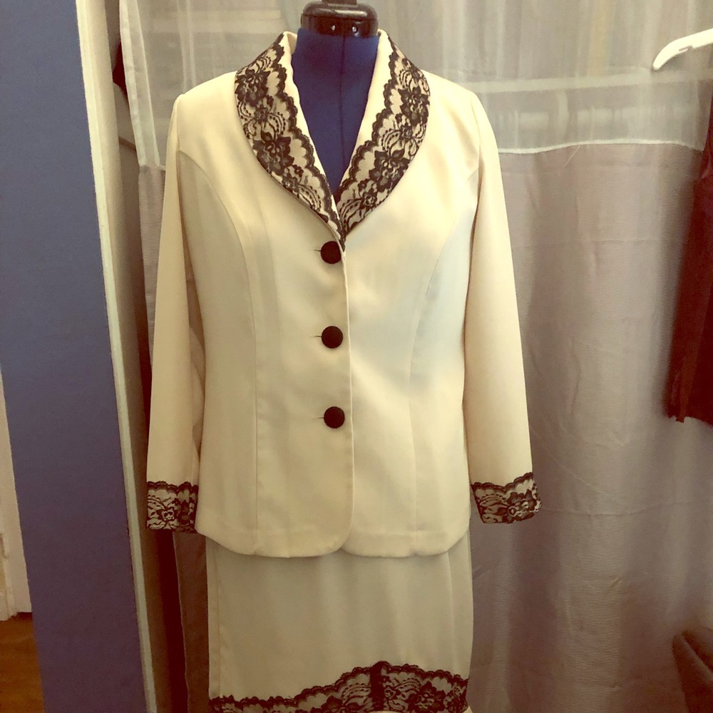 Allison Woods 2 Piece women skirt and jacket